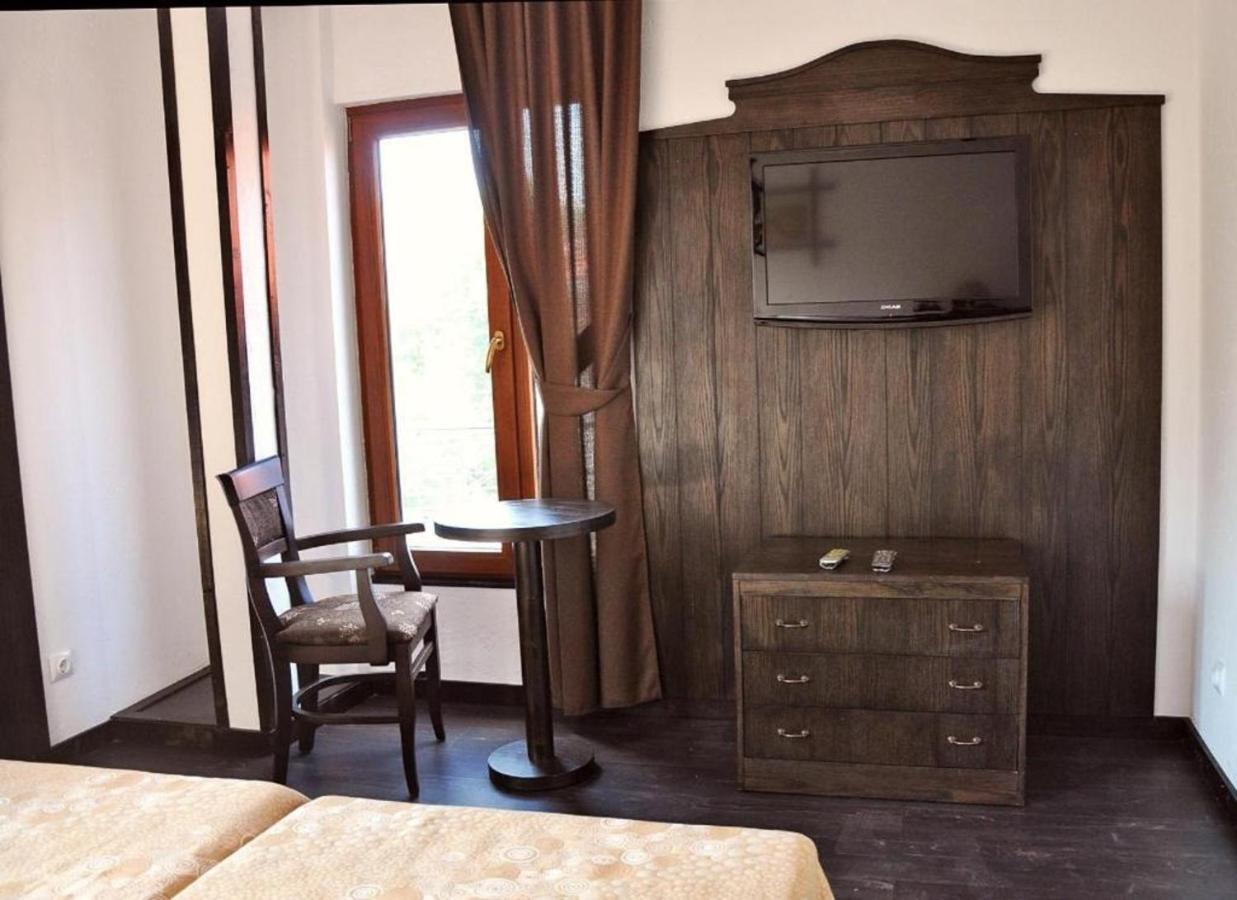 Kaleto Hotel Lom Dış mekan fotoğraf